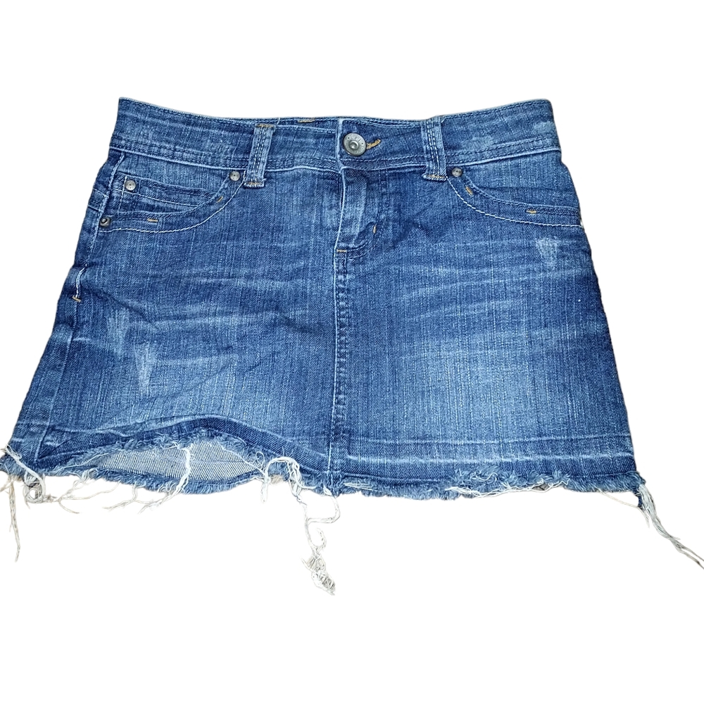 Lei Skirt mini 1 juniors blue Denim Distressed dimensions waist 28", waist-botto